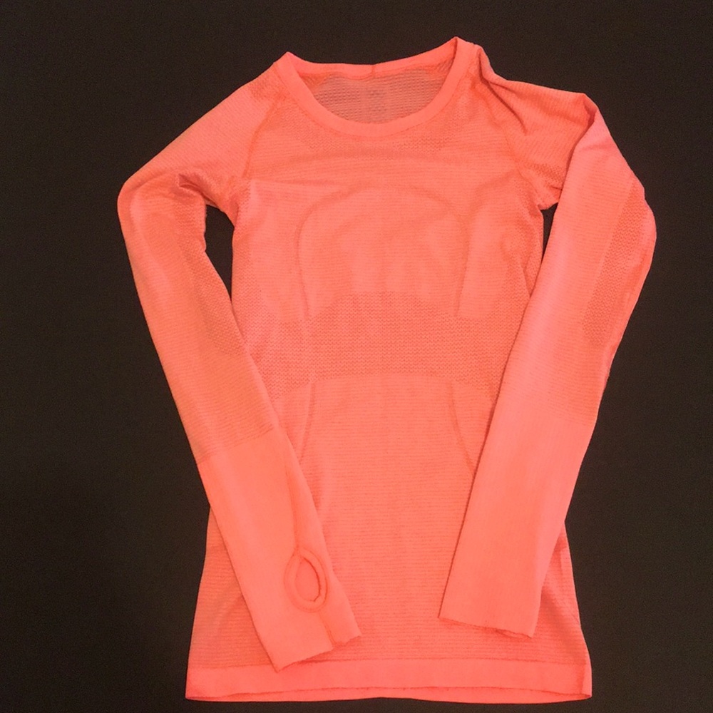 Athletic long sleeve top